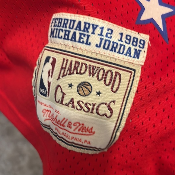 Micheal Jordan 1989 All Star Jersey
Size: L 
Still in Great Condition - Picture 4 of 4